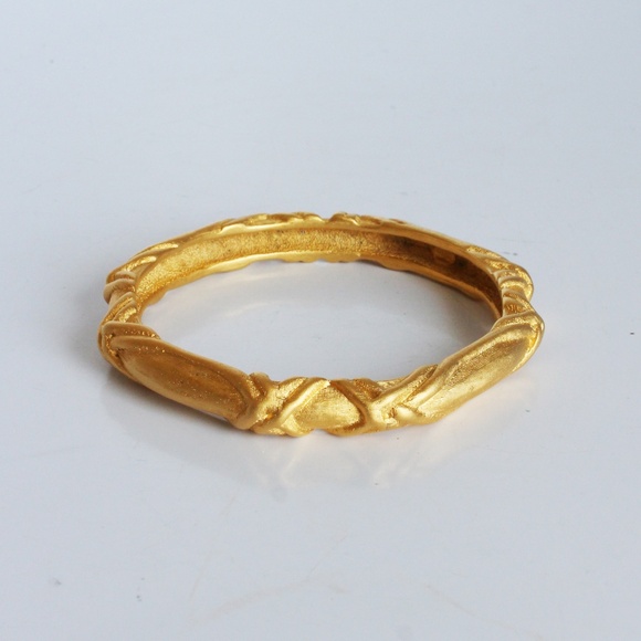 Givenchy Bracelet Bangle Gold Metal Textured Abstract Vintage 80s Jewelry - Picture 6 of 13